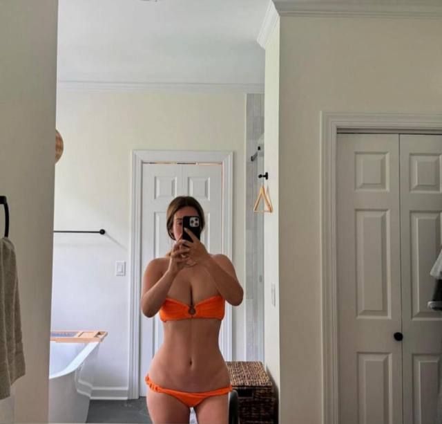 Im married looking for a friend with benefits and also for my safety I have a management that keep things safe till next year - Image 2