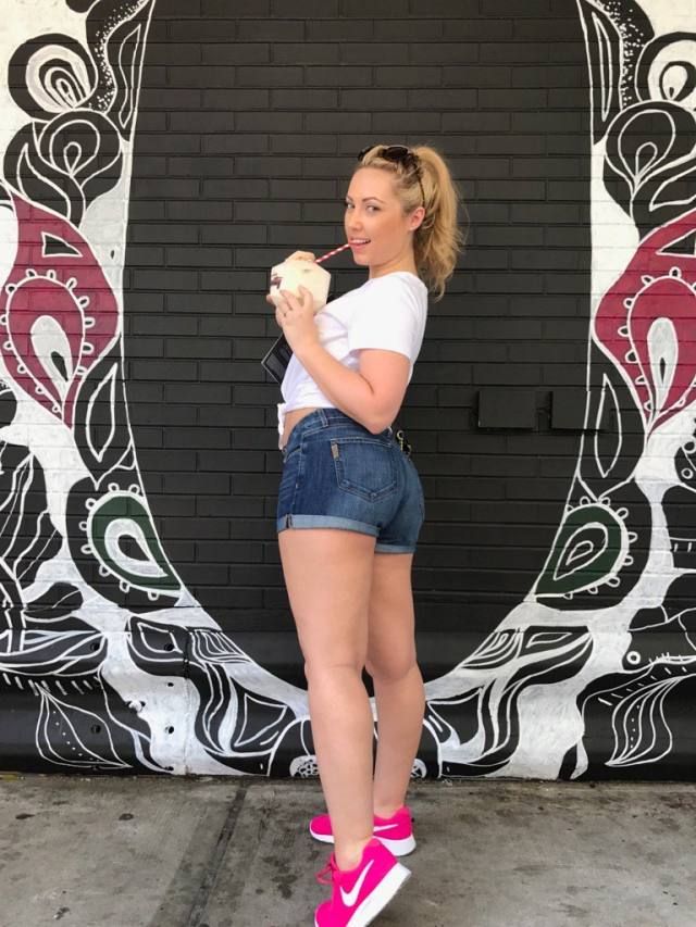 Escort available in the area hmu 🤙 I’m down for all kind of fun and bj 💦 wet video, sex chat  - Image 2